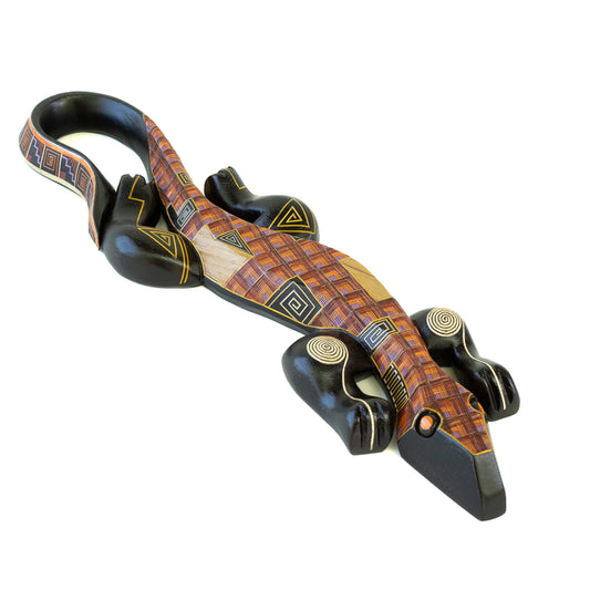Tamo Lizard Carving