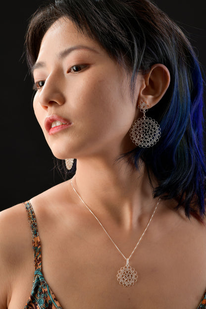 Elegant Caracol Statement Necklace