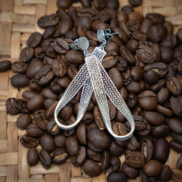 Flowing Ribbon Filigree Earrings