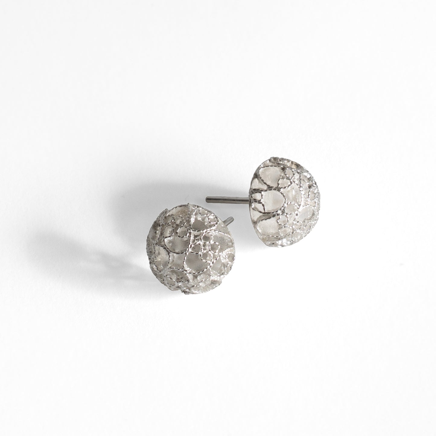 Lattice Dome Filigree Studs